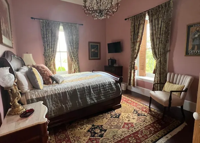 Stuart Manor Bed And Breakfast